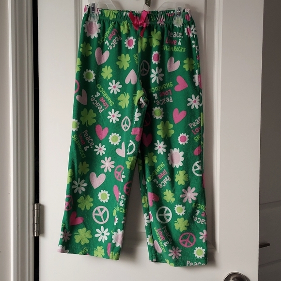 No brand sz small (6-6x) pajamas green with cute decorative print - Picture 1 of 6